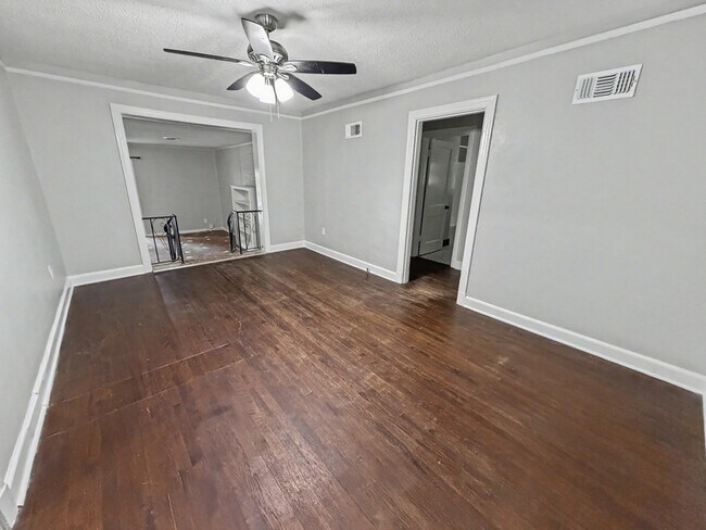 Building Photo - 987 Parkhaven Ln