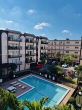 Building Photo - 1950 W 54th St