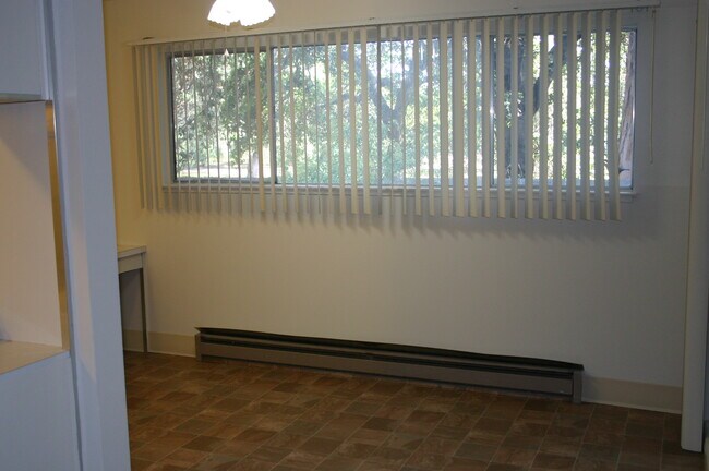 Dining Area - 1034 Pine St