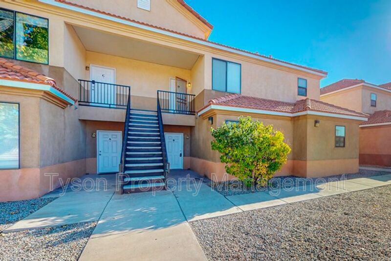Foto principal - 4209 Ridgeway Ct