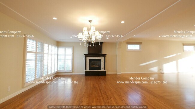 Foto del edificio - Stunning 5 bedroom/ 3 bathroom Two Story H...