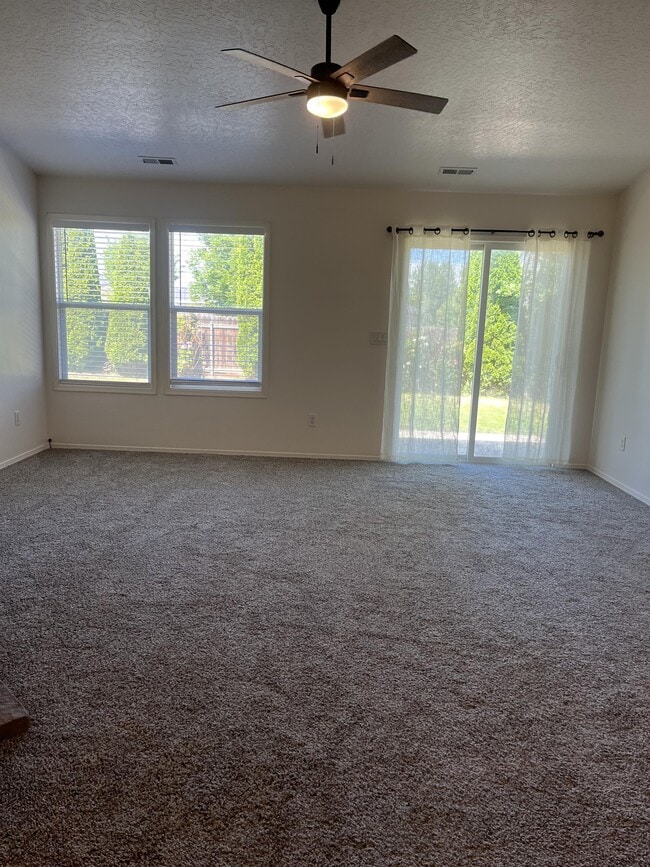 Building Photo - 16149 Sunnyfield Ave
