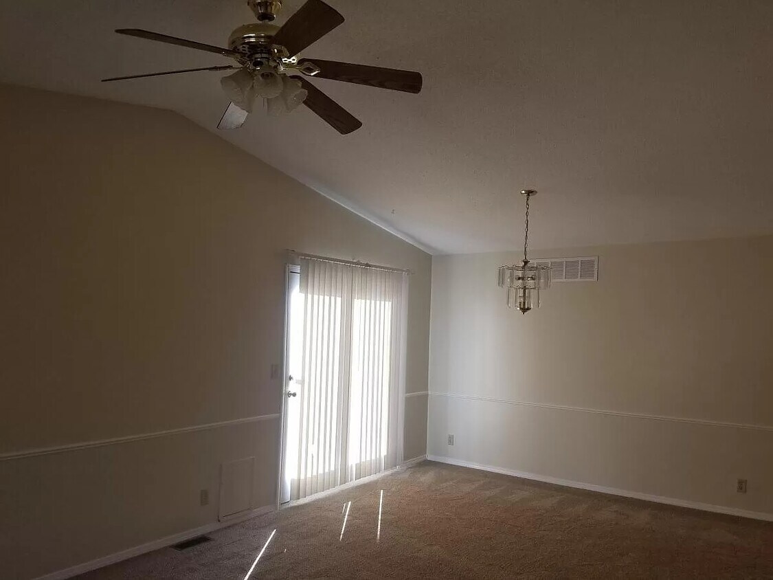 Foto principal - 10321 W Squaw Ln
