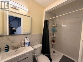 Building Photo - 537 Steeles Ave W