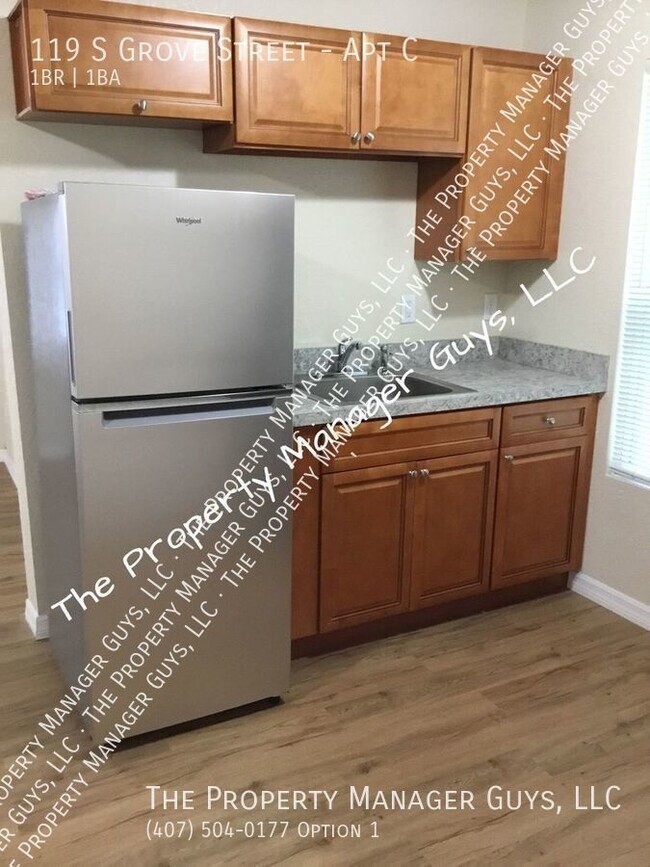 Building Photo - *APPLICATION PENDING* - 1/1 Studio Efficie...
