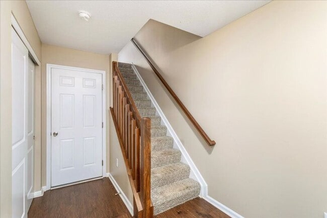 Building Photo - 7208 Billy Goat Dr