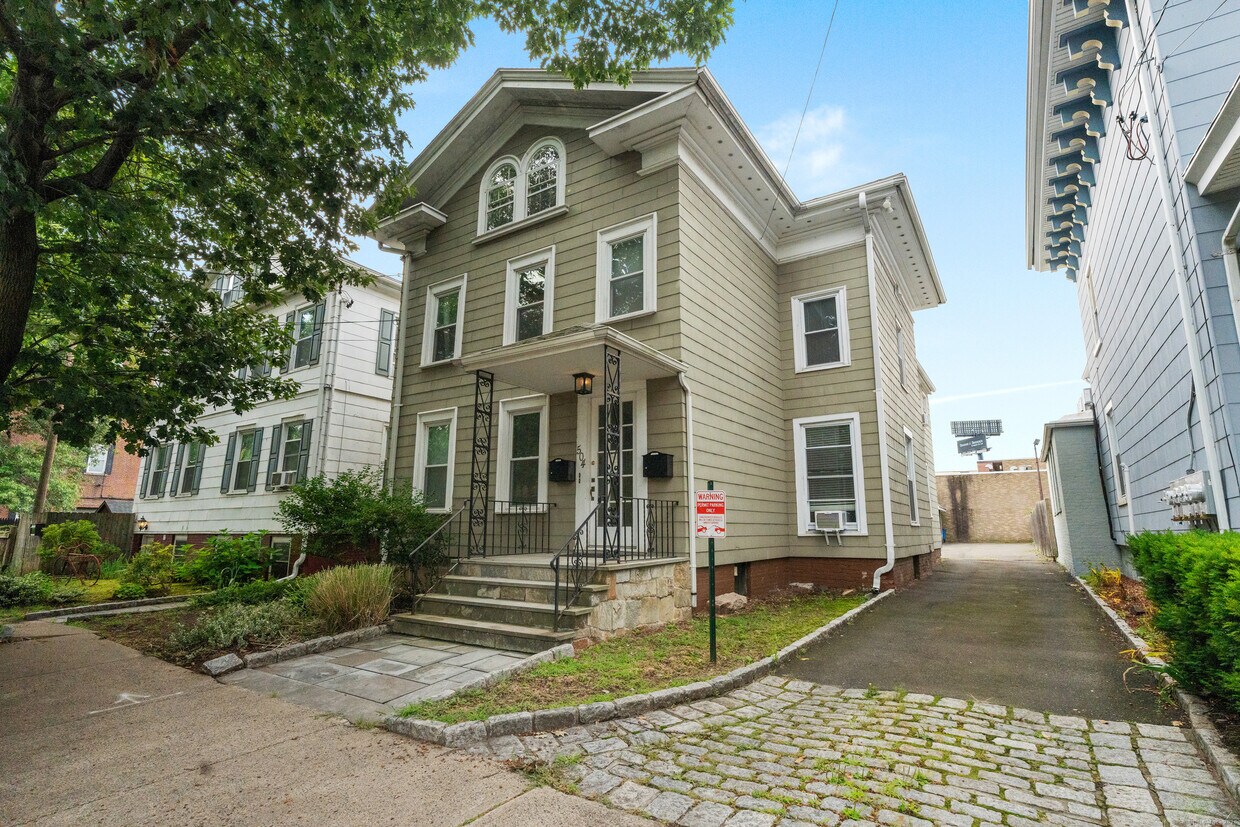 Primary Photo - 504 Chapel St