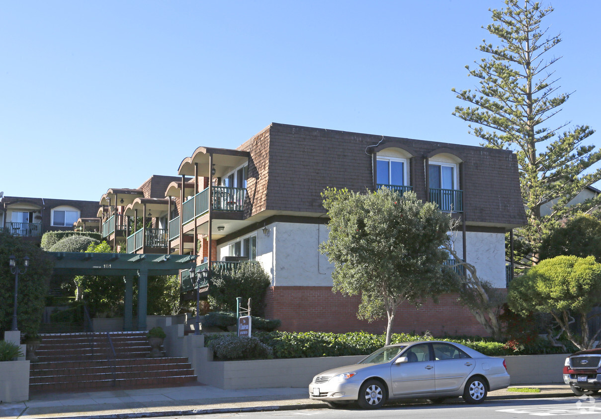 Foto del edificio - The Chateau Apartments