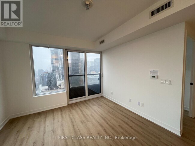 Photo du bâtiment - 319 Jarvis St