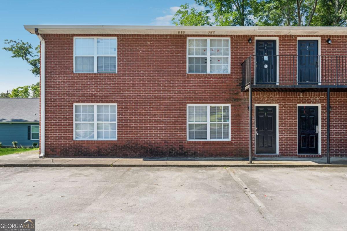 Primary Photo - 2885 Center St