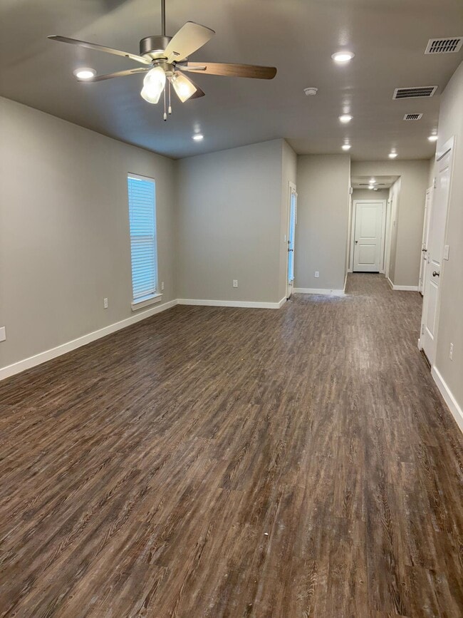 Foto del edificio - 509 E 21st St