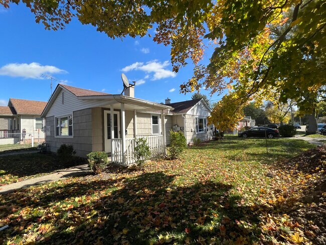 Building Photo - 1402 N 14th St