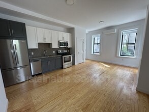Building Photo - 205 Summer St