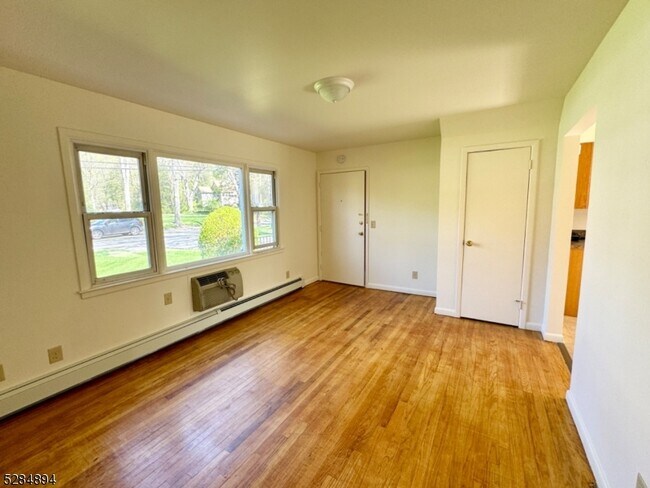 Building Photo - 5314 Berkshire Valley Rd