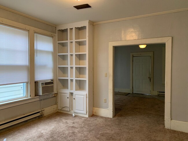 Building Photo - 433-435 N Moffet Ave