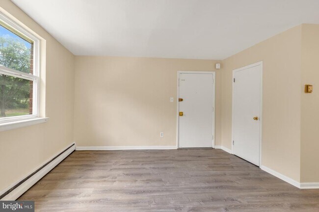Foto del edificio - 5990 Henry Ave