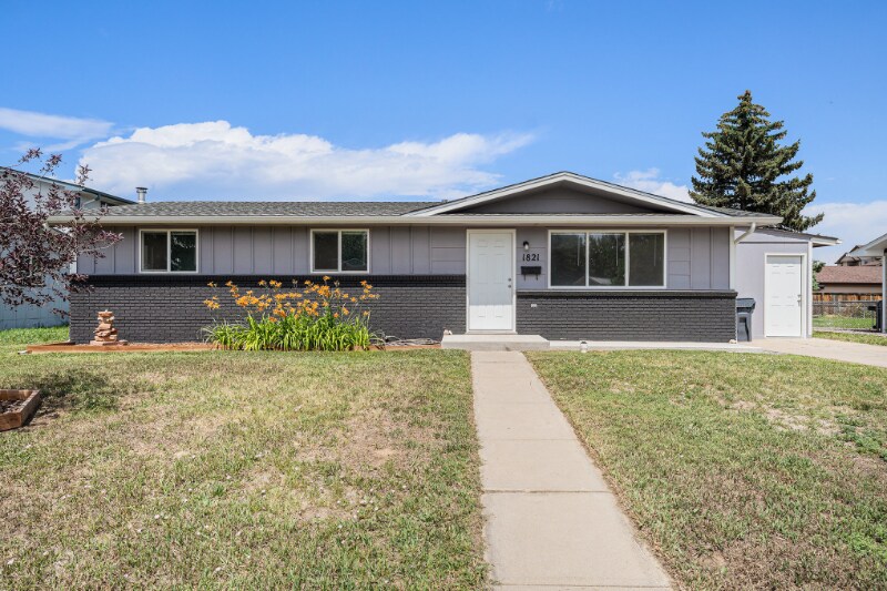 Primary Photo - 1821 Diana Dr