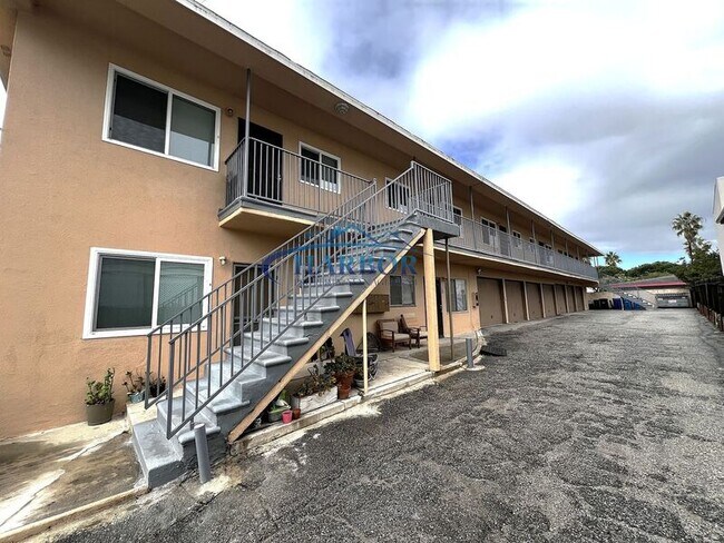 Foto del edificio - 1919 Vanderbilt Ln