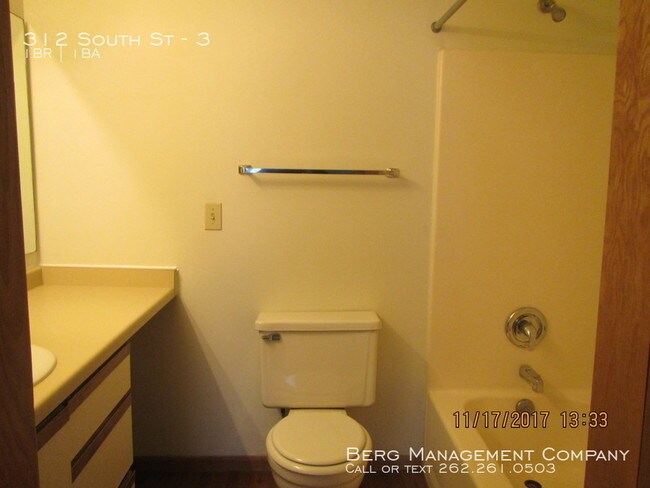 Building Photo - One Bedroom - One Bath Townhouse Style