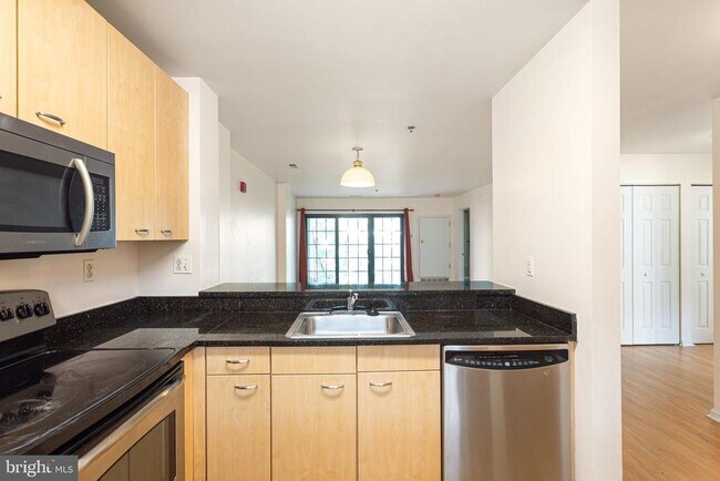 Foto del edificio - 2 Leverington Ave