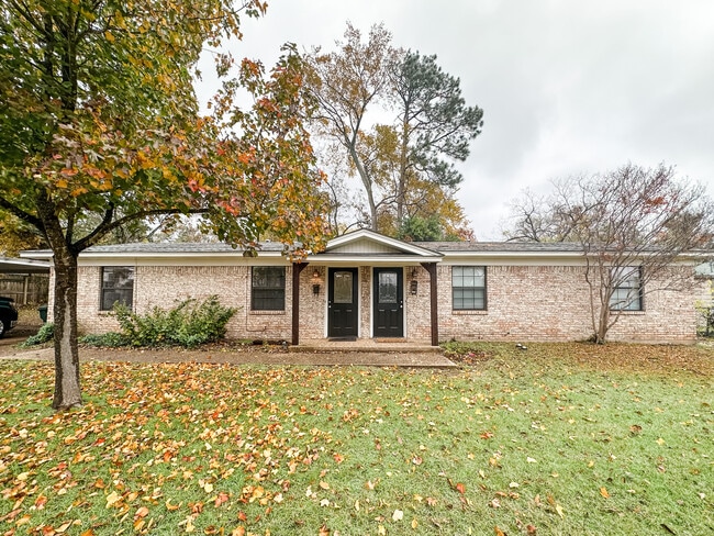 Building Photo - 406 E Wells St