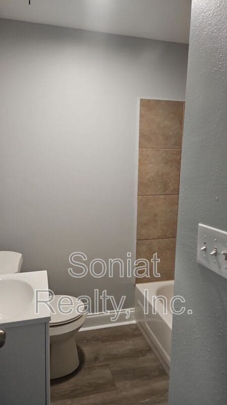 Building Photo - 924 Deslonde St
