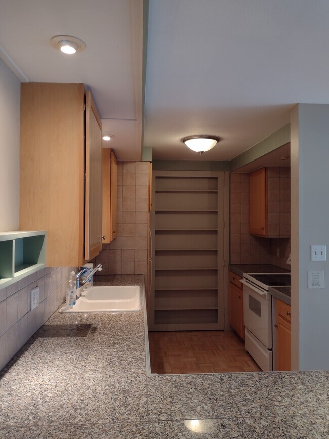 Foto del edificio - 10 Village Green Ln