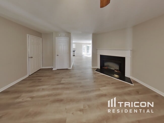 Building Photo - 5799 Waggoner Ct
