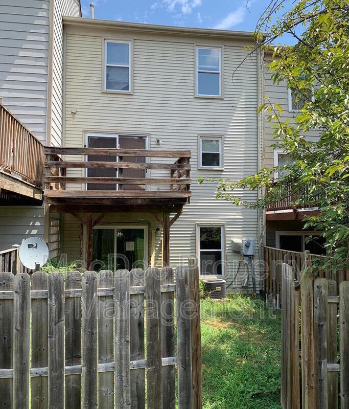 Building Photo - 10734 Wakeman Dr