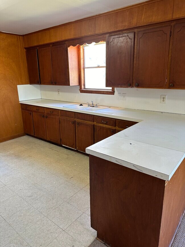 204 Heights Cir, Brenham, TX 77833 House Rental in Brenham, TX