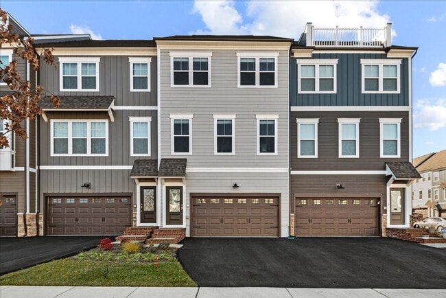 Photo - Like New! CLOSE TO I-95 & QUANTICO! Townhome