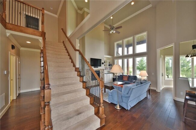 Building Photo - 16828 Little Leaf Ln