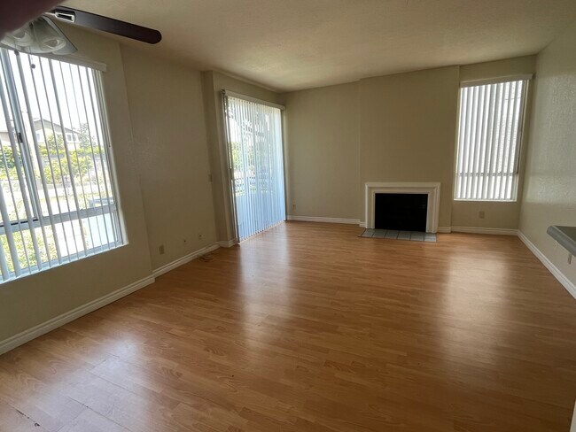 Living Room - 6715 W 86th Plz