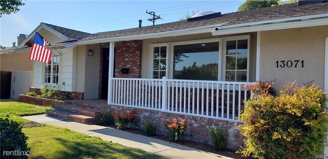 Foto del edificio - 3 br, 2 bath House - 13071 Chirping Sparro...