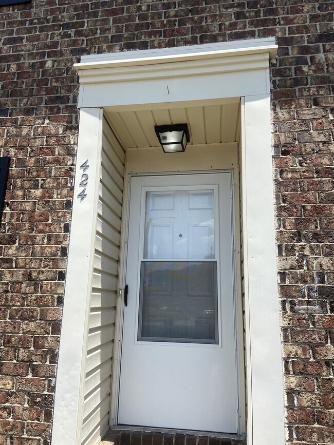 Foto del edificio - 424 Kirkcaldy Ct