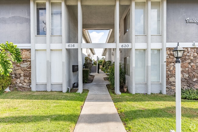 620 South 2nd Street - Valley Manor Apartments