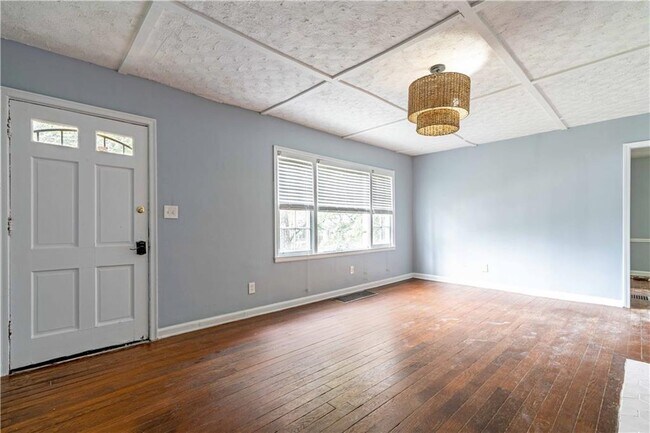 Foto del edificio - 716 Stokeswood Ave SE