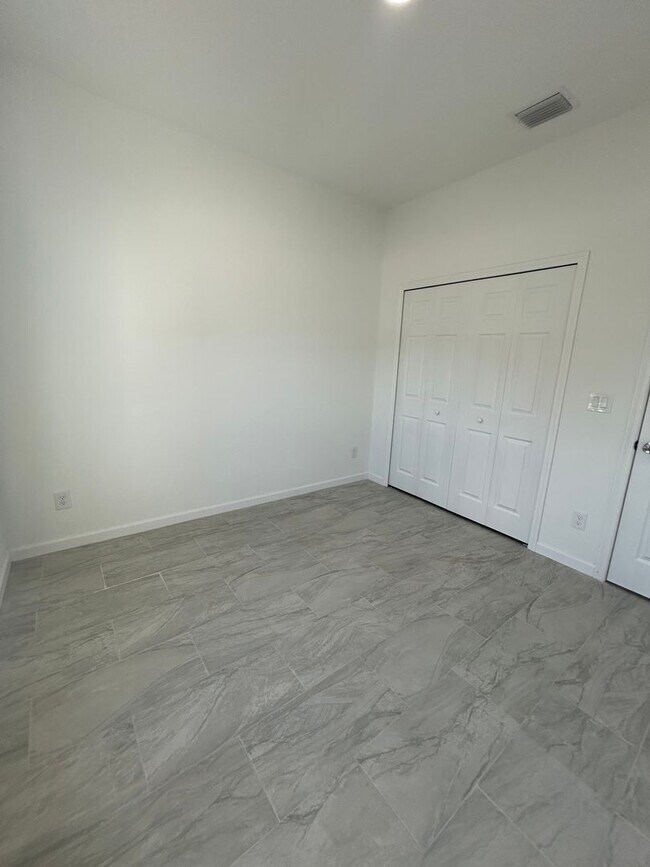 Foto del edificio - Brand-New & Modern! 4/2/2 Home in Desirable SW Lehigh Acres