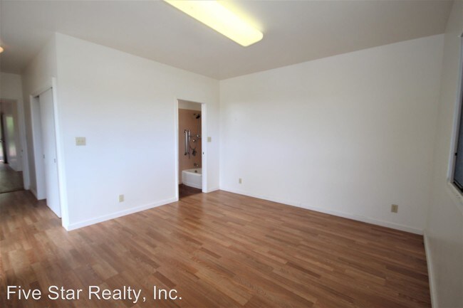 Building Photo - 4 br, 3 bath House - 2761 Pacific Heights Rd.