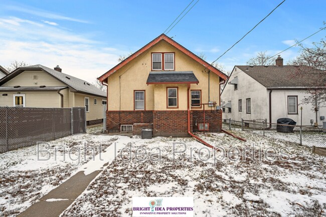 Building Photo - 969 Lawson Ave E