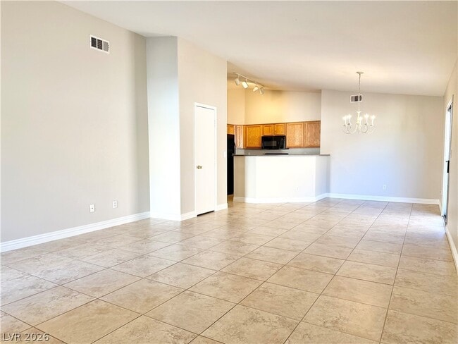 Building Photo - 2717 Sonador St