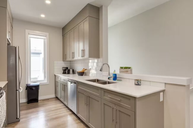 Photo du bâtiment - 126 Skyview Ranch Cir NE