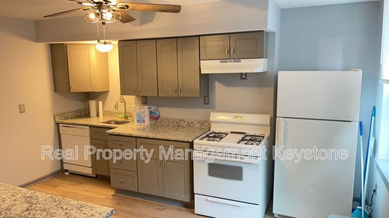 Foto principal - 2422 Jane St