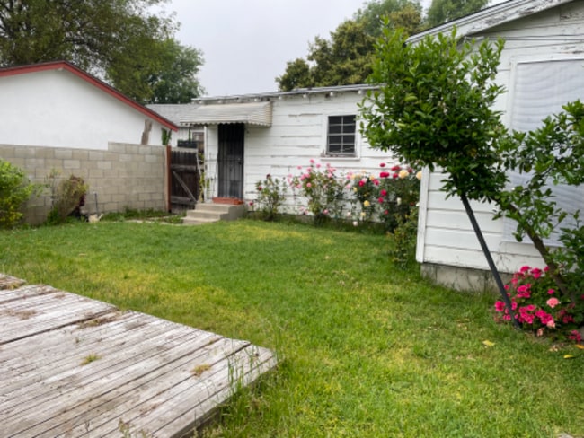 Building Photo - 719 W Longden Ave