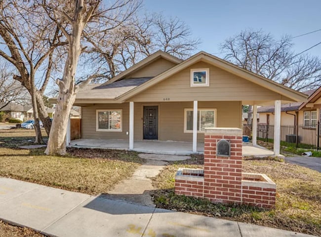 Charming 3-bedroom, 1-bath home near the B... - Charming 3-bedroom, 1-bath home near the B...