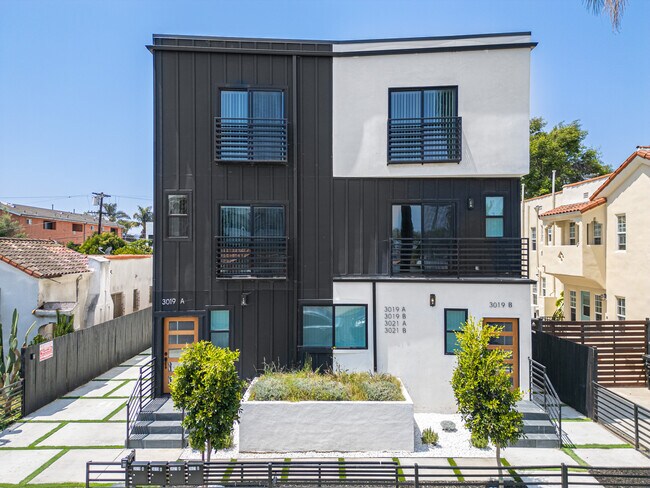 Building Photo - 3019 Somerset Dr