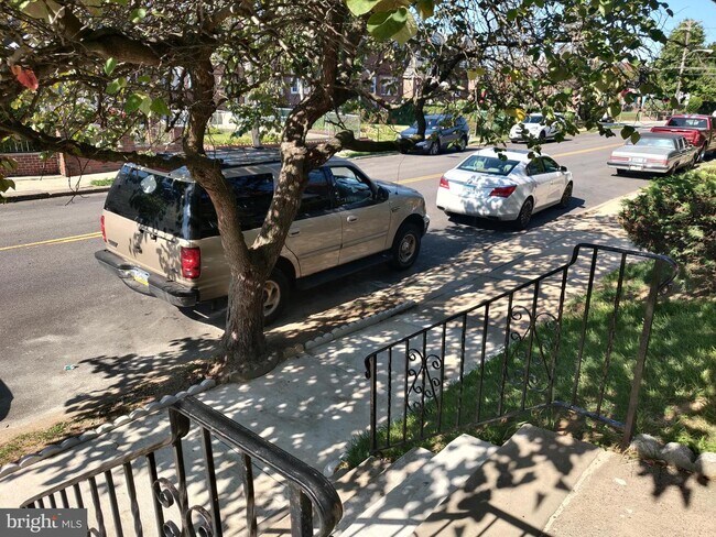 Foto del edificio - 8429 Michener Ave