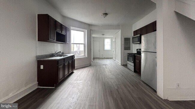 Foto del edificio - 56 N Dewey St