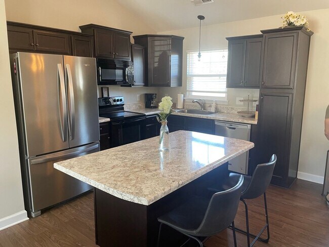 Foto del edificio - Furnished Rental Available Soon!