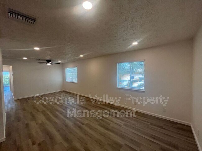 Foto del edificio - 66435 5th St